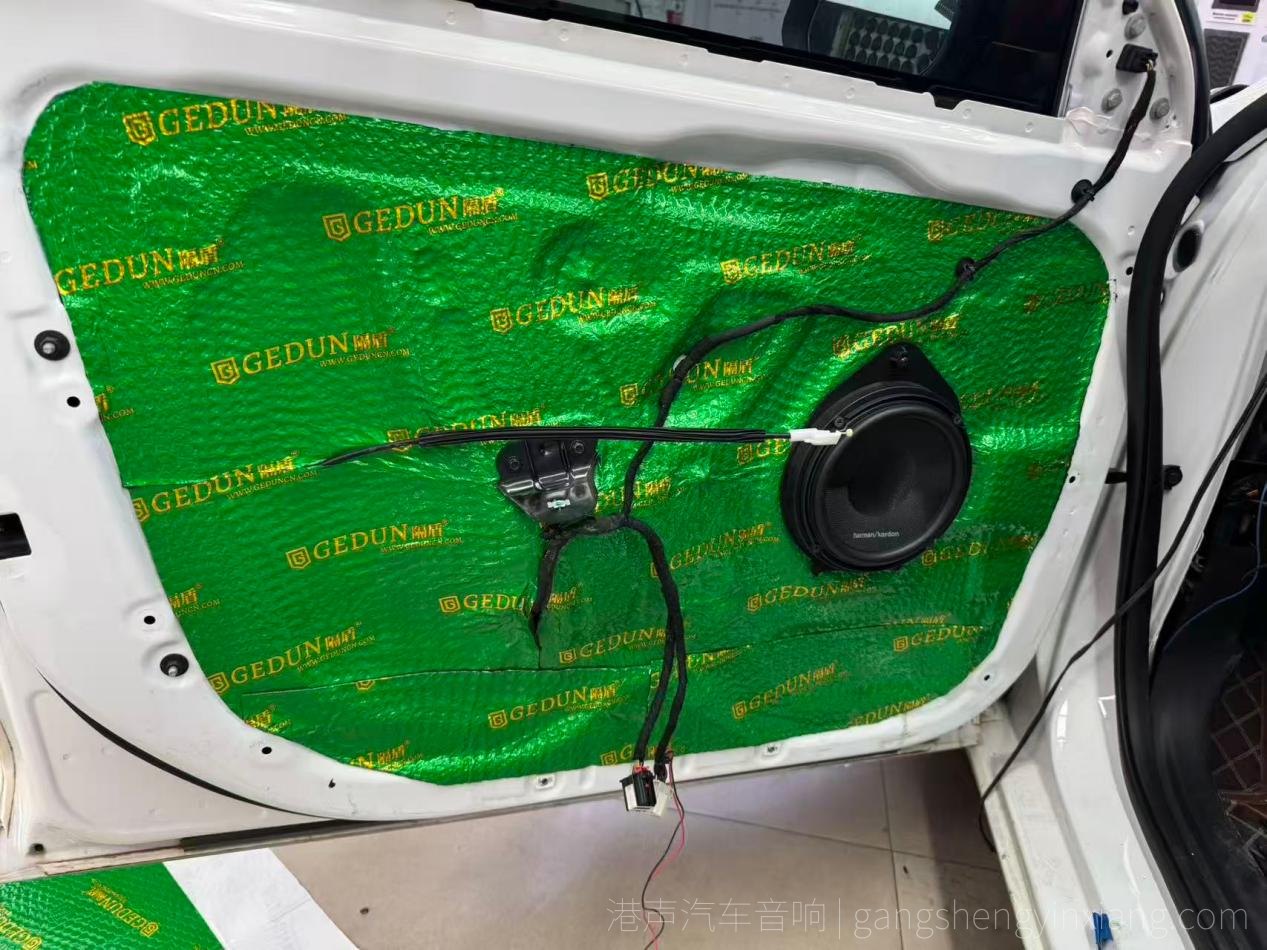贵港港声汽车音响，别克威朗施工当中照片，汽车音响改装施工记录