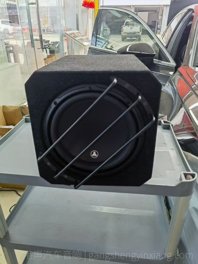 贵港港声汽车音响，奥迪A6L升级配置，汽车音响改装施工记录
