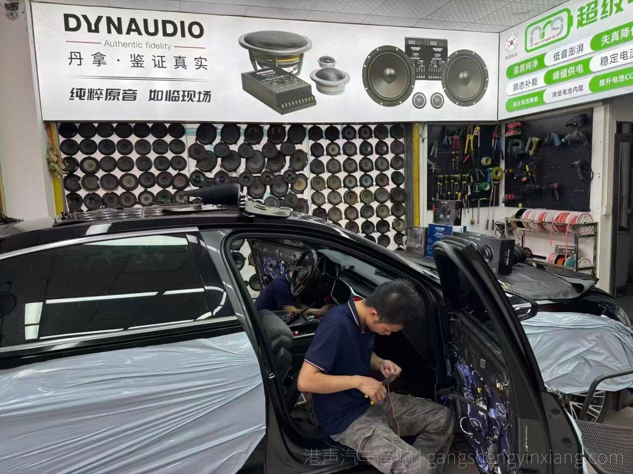 贵港港声汽车音响，奥迪A6L施工当中照片，汽车音响改装施工记录