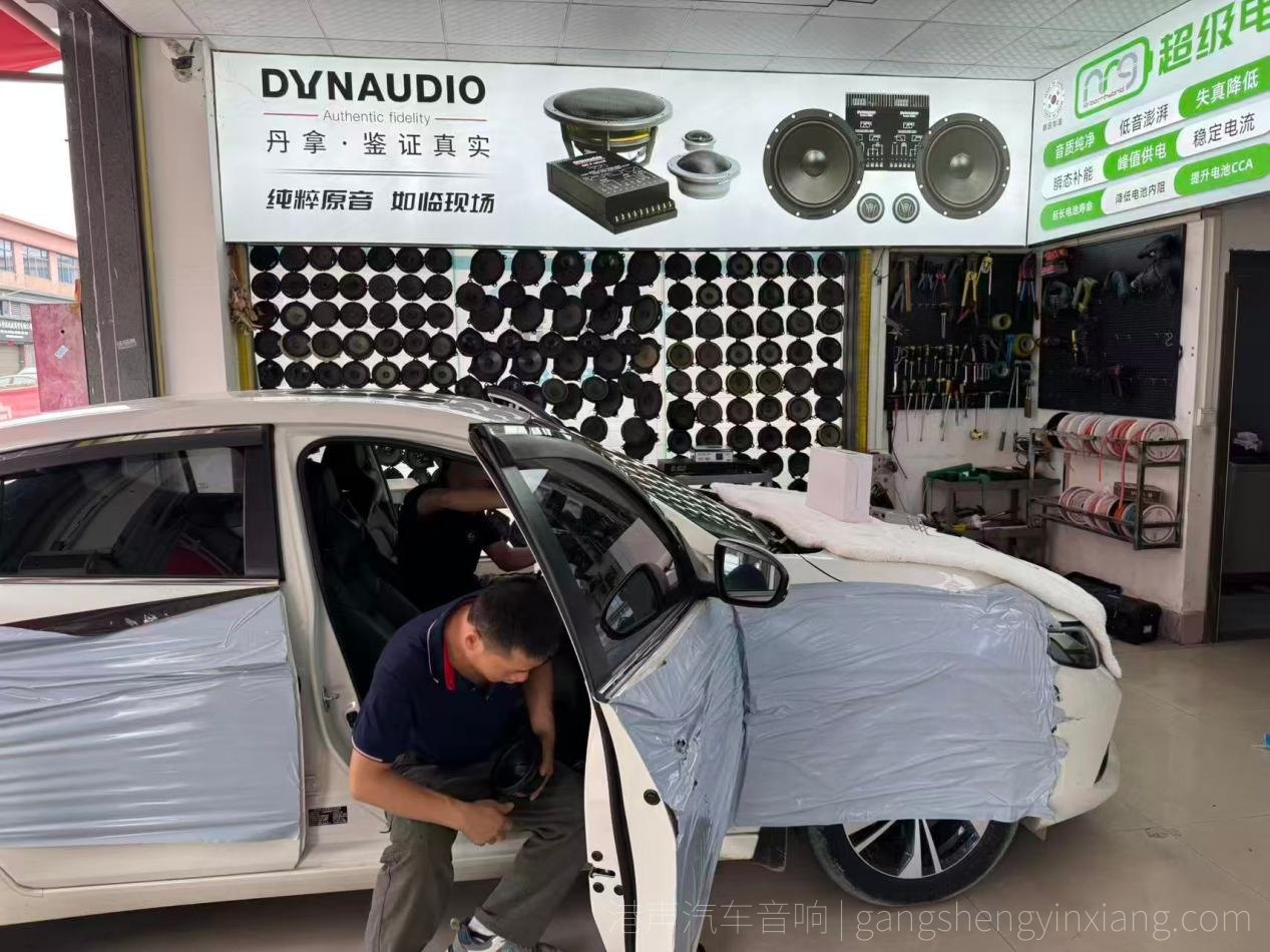 贵港港声汽车音响，日产轩逸施工当中照片，汽车音响改装施工记录